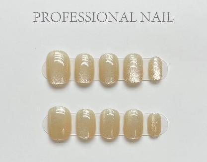Monochrome Handcrafted Press-On Nail