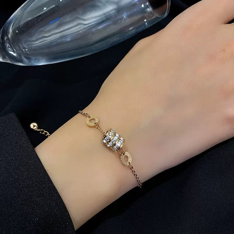 Elegant Waistline-Inspired Bracelet for Women – Minimalist Gold Chain with Unique Curved Design (16cm + 3.5cm Extender)