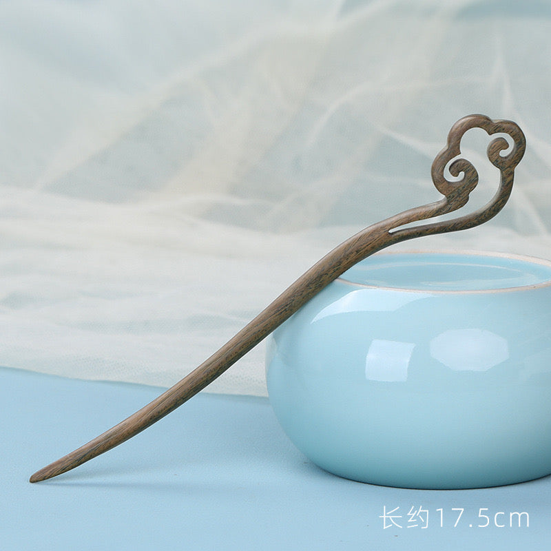 Green Sandalwood Hair Stick – Minimalist Classical Chinese Hairpin | 17.5–18c