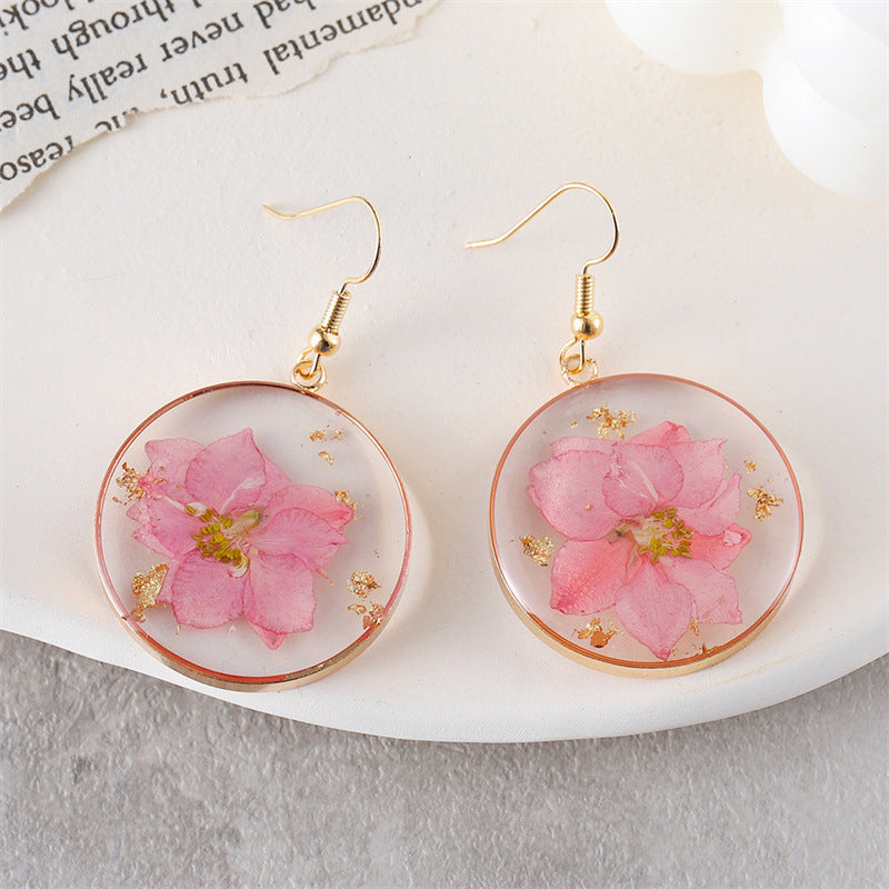Fresh and Simple Preserved Flower Resin Daisy Earrings with Unique Irregular Geometric Heart Pendant