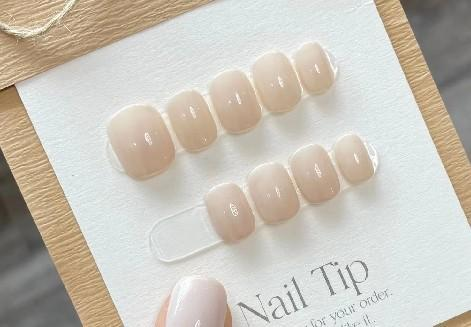 Monochrome Handcrafted Press-On Nail