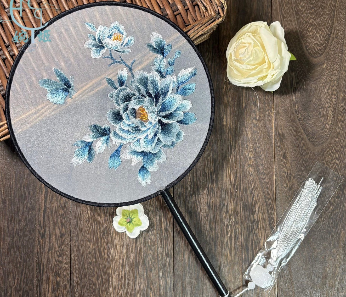 Double-Sided Su Embroidery Silk Fan | Collectible Art Decor