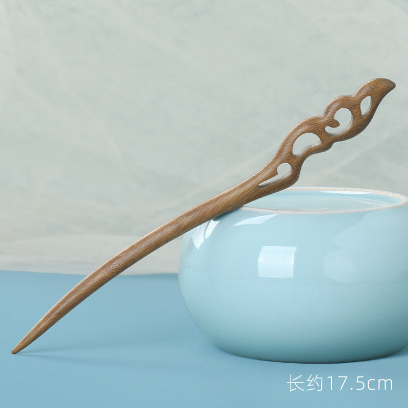 Green Sandalwood Hair Stick – Minimalist Classical Chinese Hairpin | 17.5–18c