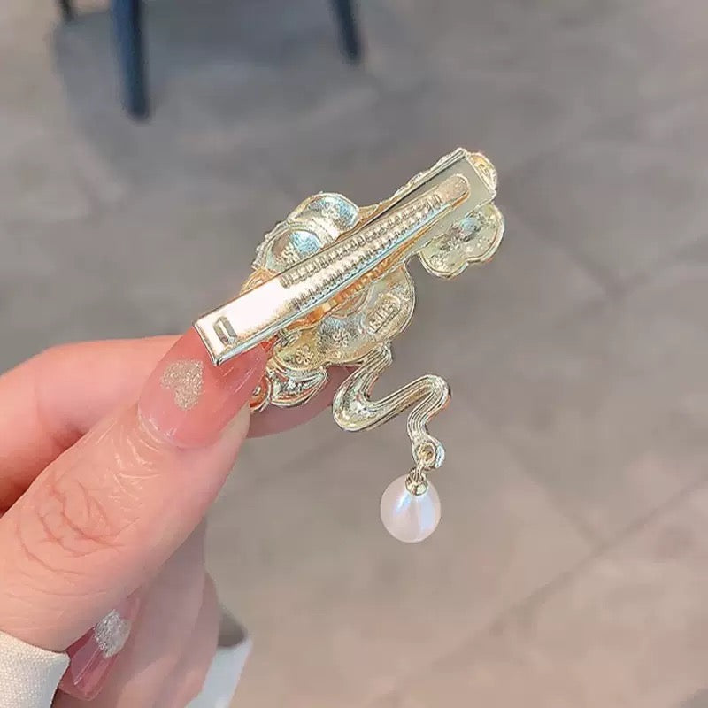 Elegant Chinese Style Cloud Hair Clip – Retro Pearl Duckbill Clip for Women, Side Bang Clip for Thin Hair