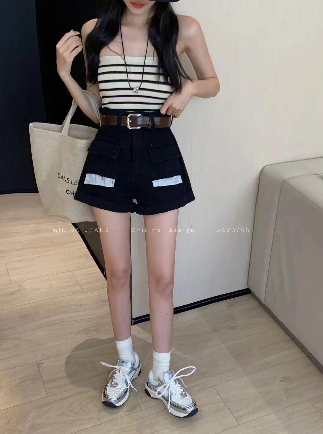Rolled Hem Color-blocked Pocket High-Waisted Denim Shorts (3 Colors optional)