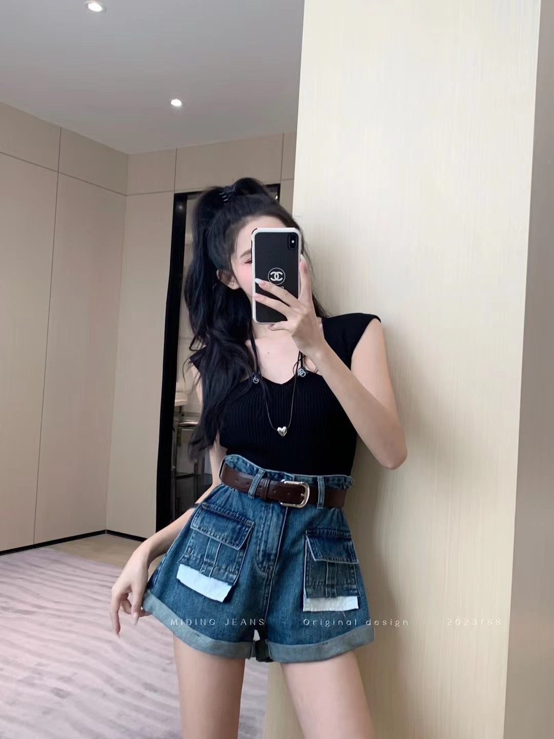 Rolled Hem Color-blocked Pocket High-Waisted Denim Shorts (3 Colors optional)