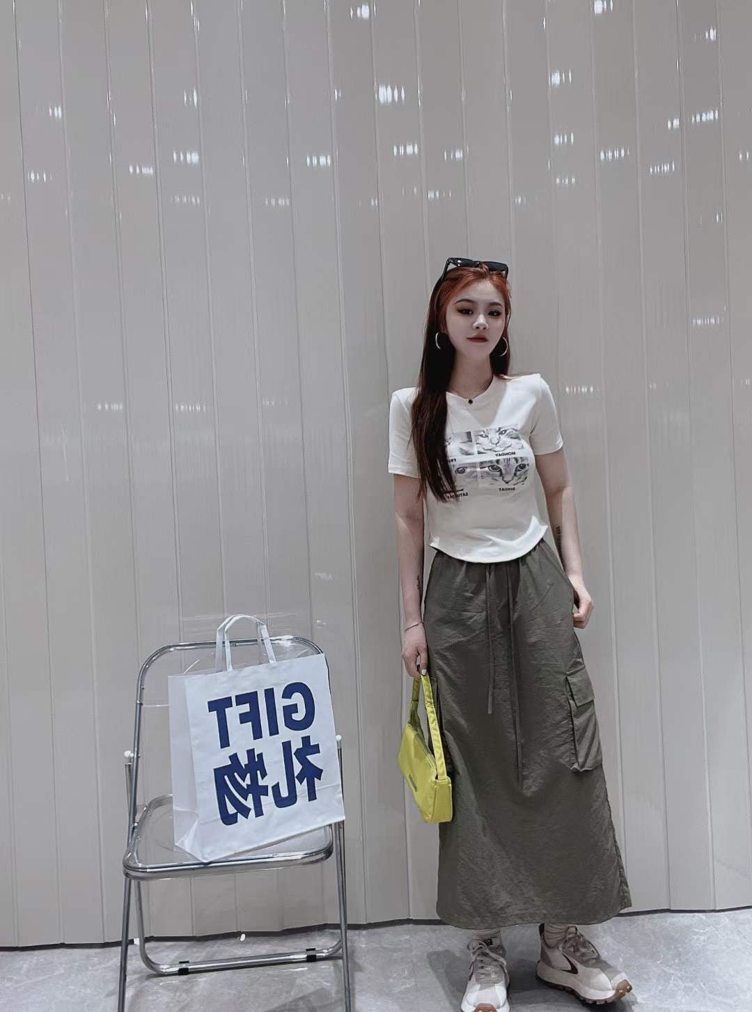 Cat Slim Short Rounded Edge Straight Tee