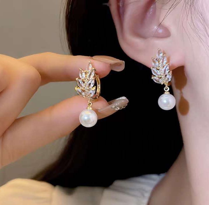 Wheat Pearl Earrings (2 color options)