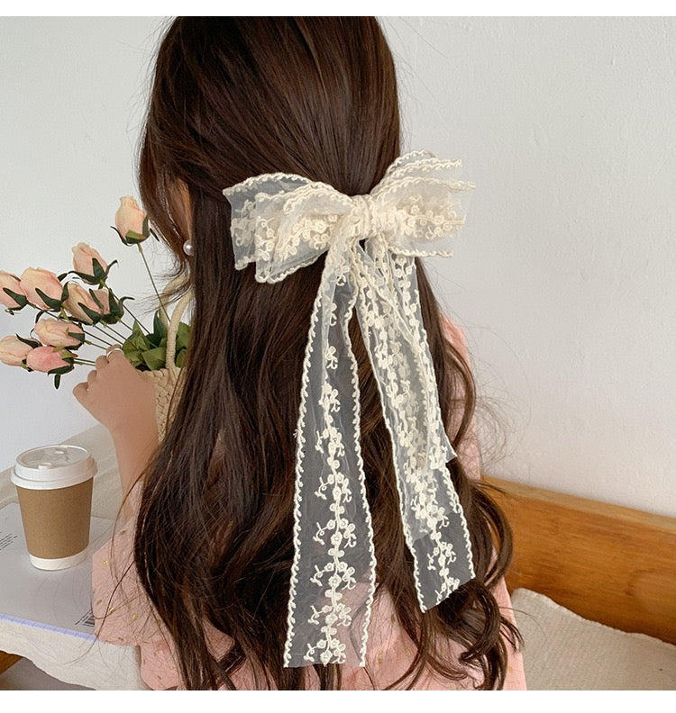 Oversized Lace Bow Hair Clip – Elegant French-Style Ribbon Hair Accessory