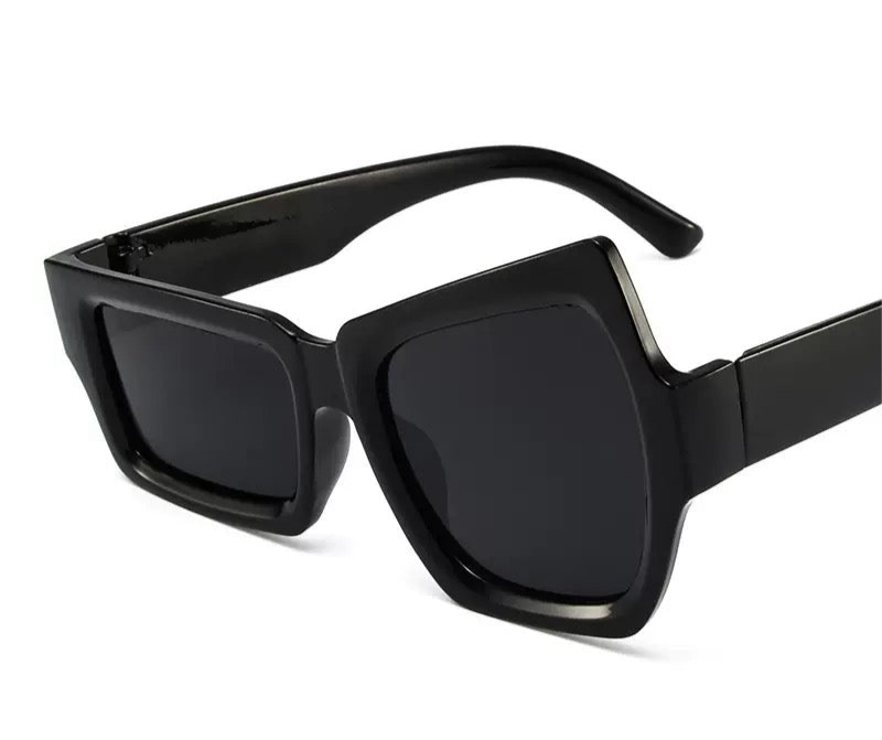 Statement Eyebrow Edge Sunglasses – Irregular Cat-Eye Design | Trendy & Bold
