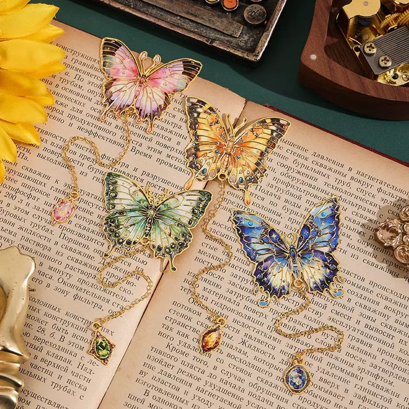 Art-Inspired Butterfly Metal Bookmarks – Pendant Chain Design