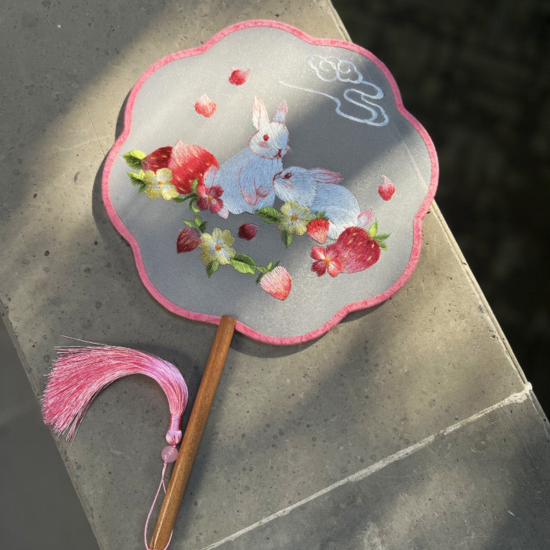 Eight-Petal Silk Fan with Single-Sided Su Embroidery | Traditional Chinese Decorative Fan