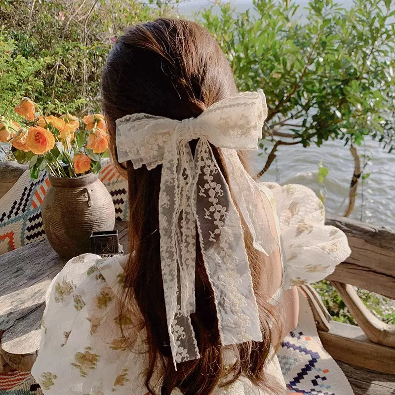 Oversized Lace Bow Hair Clip – Elegant French-Style Ribbon Hair Accessory