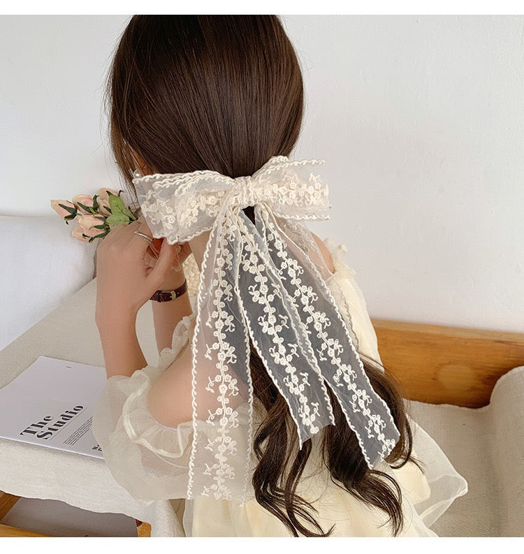 Oversized Lace Bow Hair Clip – Elegant French-Style Ribbon Hair Accessory