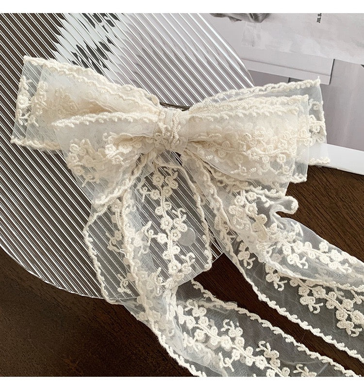 Oversized Lace Bow Hair Clip – Elegant French-Style Ribbon Hair Accessory